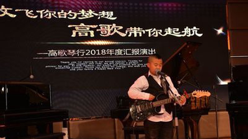 恋综男嘉宾偷拍风波持续发酵节目组紧急下架全部镜头